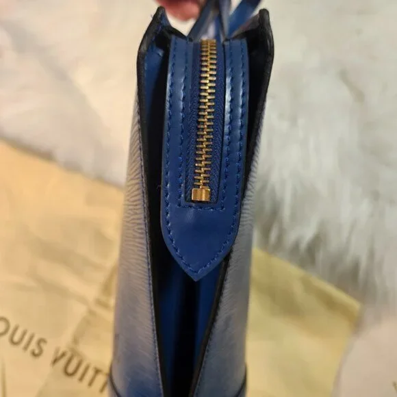 SOLD Louis Vuitton EPI PM Saint Jacques in Blue Authenticated - Picture 13 of 16